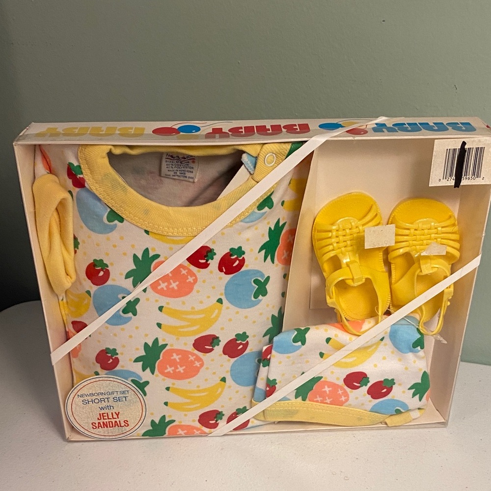 Vintage Colorful Fruit Print Newborn Short Set with Jelly Sandals